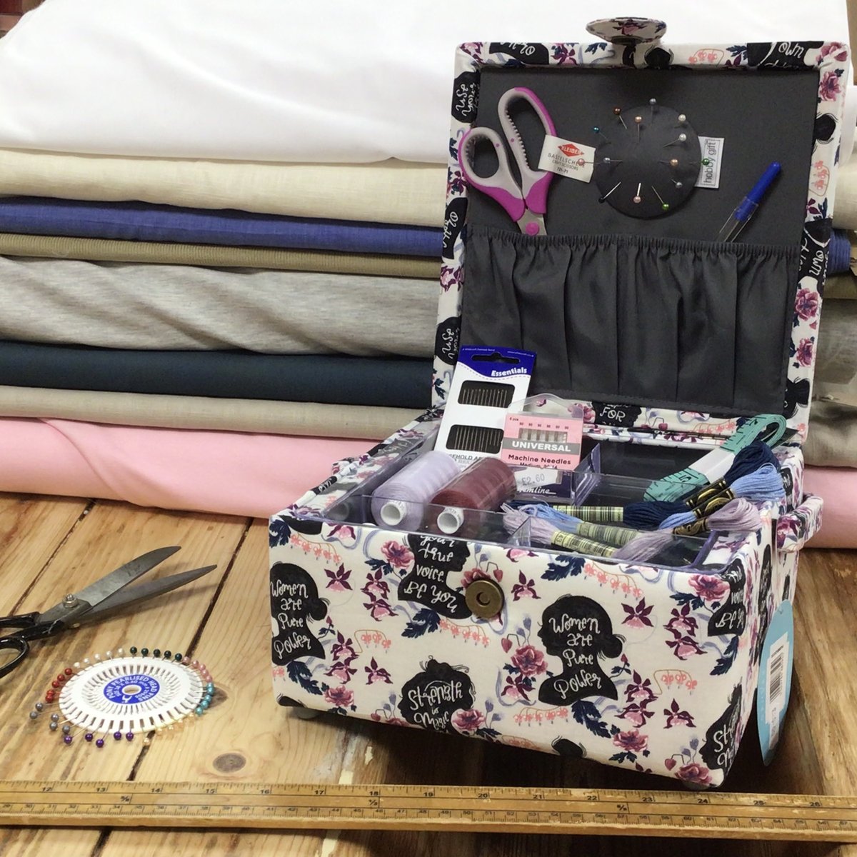 FredsHaberdash1's tweet photo. Happy Saturday everyone! We have recently restocked sewing boxes, we have lots of different shapes, sizes and designs. And everything you could need to fill them!
https://t.co/vgGh4M8TNs
#sewing #sewingbox #fredshaberdashery #chesterfield #sewingsaturday #haberdashery #notions https://t.co/lj2Hkskf7A