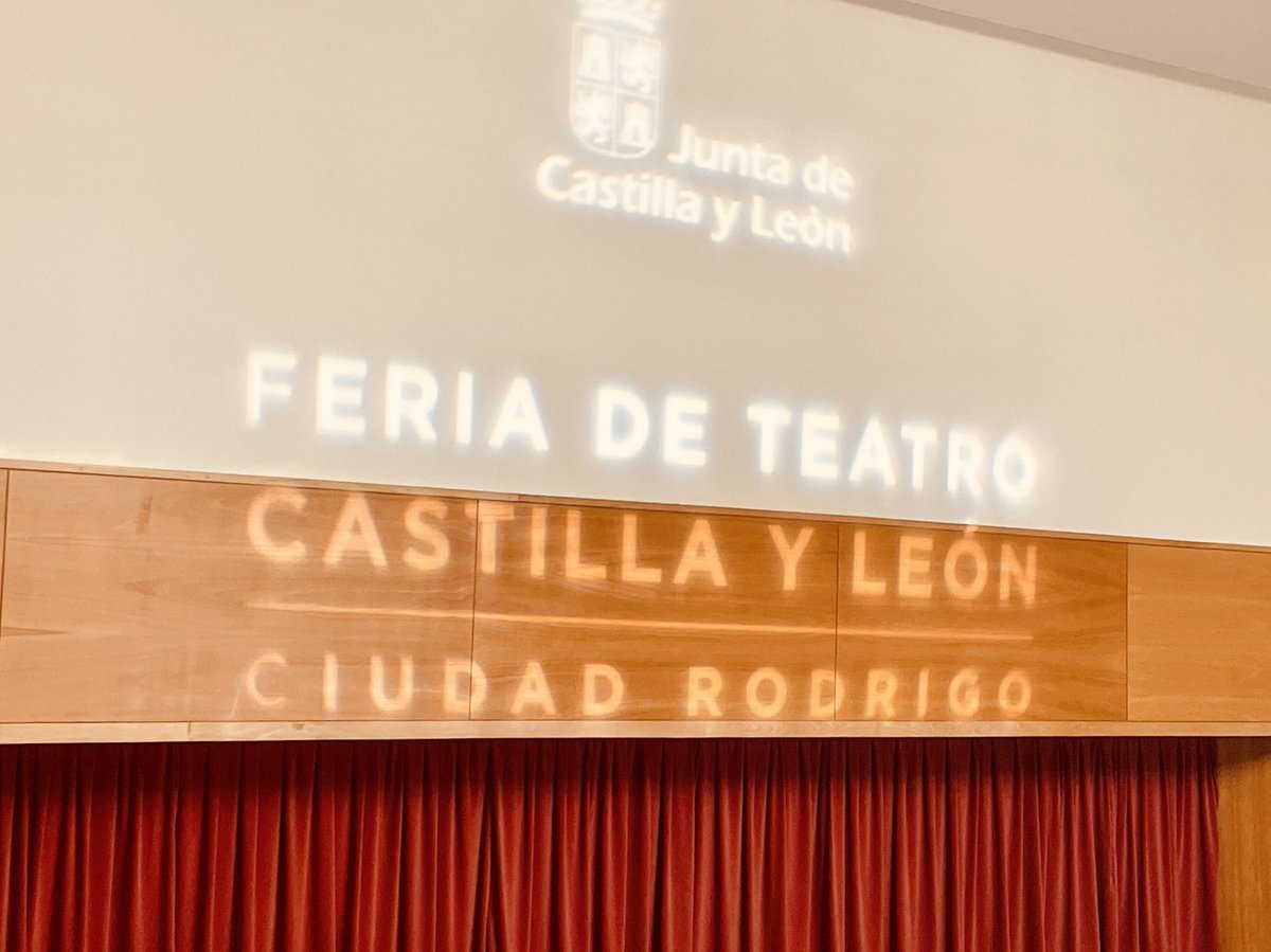 ARLEQUINA (@arlequina_paz) on Twitter photo Último día de Feria 😅 Qué lujo poder disfrutar de tanto teatro y de Ciudad Rodrigo. El año que viene, más 👏🏼👏🏼 ¡¡GRACIAS!! <a href="/feriadeteatro/">#28FeriadeTeatro</a> Último día de Feria 😅 Qué lujo poder disfrutar de tanto teatro y de Ciudad Rodrigo. El año que viene, más 👏🏼👏🏼 ¡¡GRACIAS!! <a href="/feriadeteatro/">#28FeriadeTeatro</a>