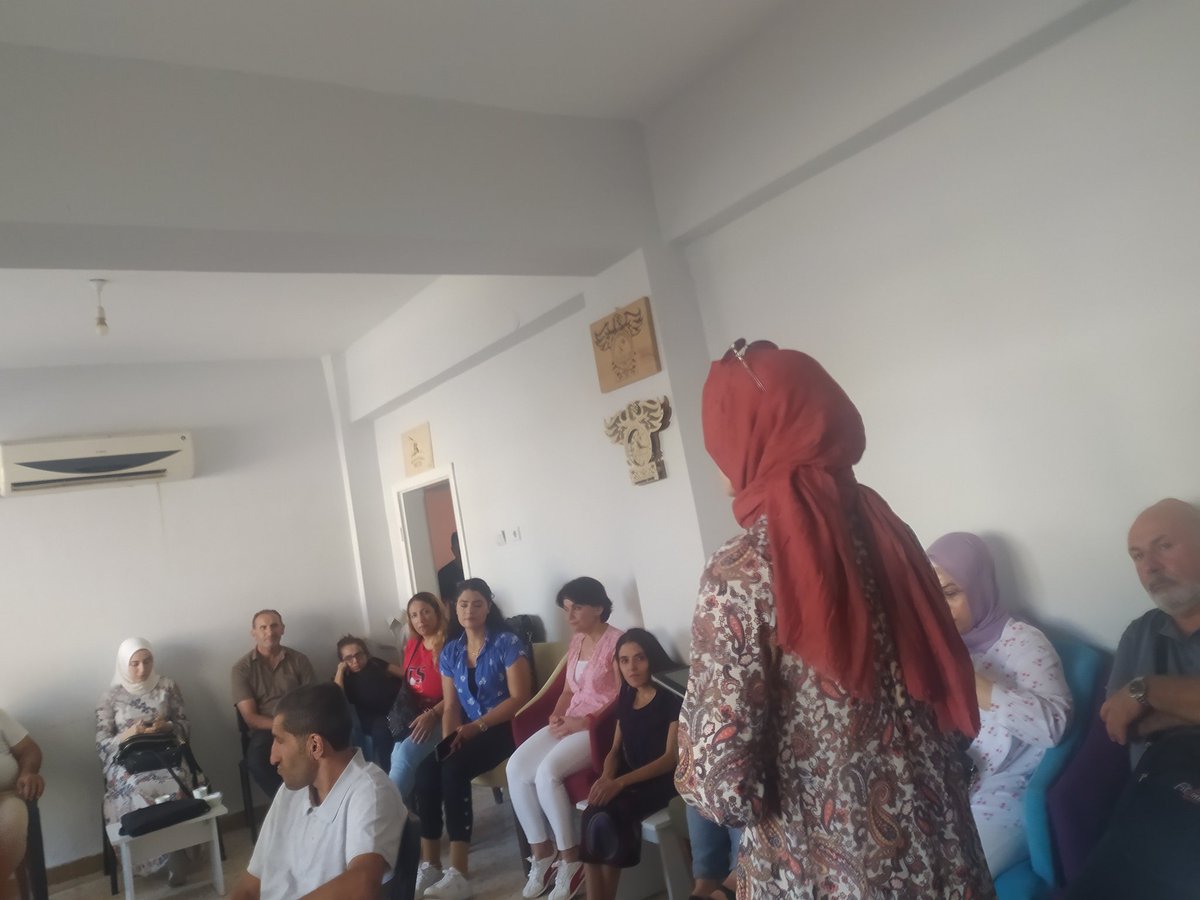 akbaba_izzettin's tweet photo. Derneğimizde Ailede iletişim ve Aile terapisi Eğitimi verildi. Bu eğitim için sayın Şükran Doğan Hanım'a teşekkür ederiz
Kızıltepe Engelliler Birliği Spor Kulübü Derneği
@fatihcidiroglu 
@kizilaykiziltep 
@KiziltepeKymlk 
@kiziltepemem47 
@belkiziltepe https://t.co/upKZNQ7Y0x