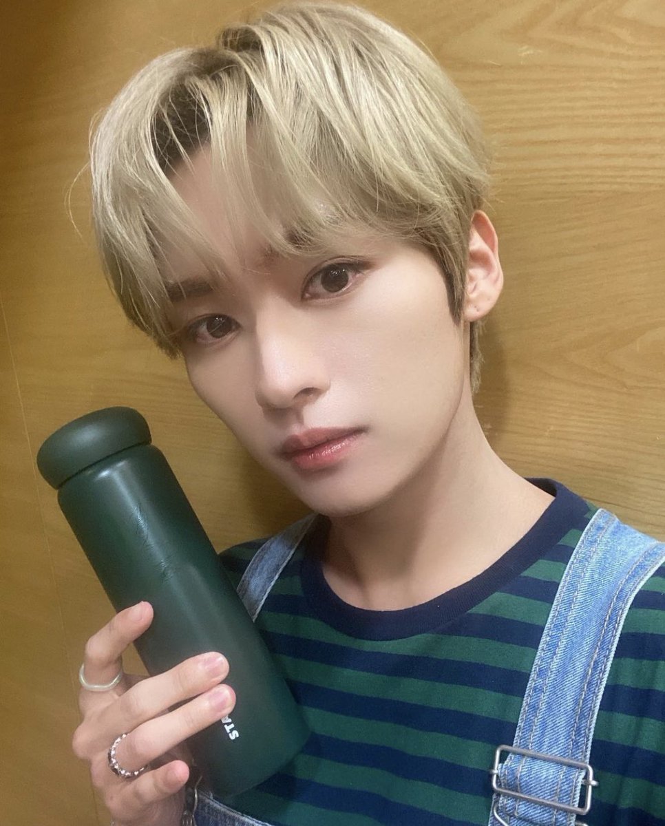 [220827] 📸 instagram update

it’s very comfortable to use a tumbler~
#loveearth2022 #loveearth_jyp #loveearthchallenge @jyp_edm