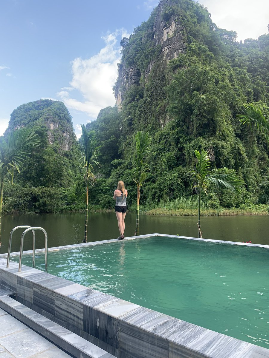 MissMcCabe98's tweet photo. And that’s the end of my summer travelling! I’ve had the best time and I cannot wait to introduce a Vietnamese game- hữu ngh- to my class! 🌴📍💛 https://t.co/3gN67qhXHt
