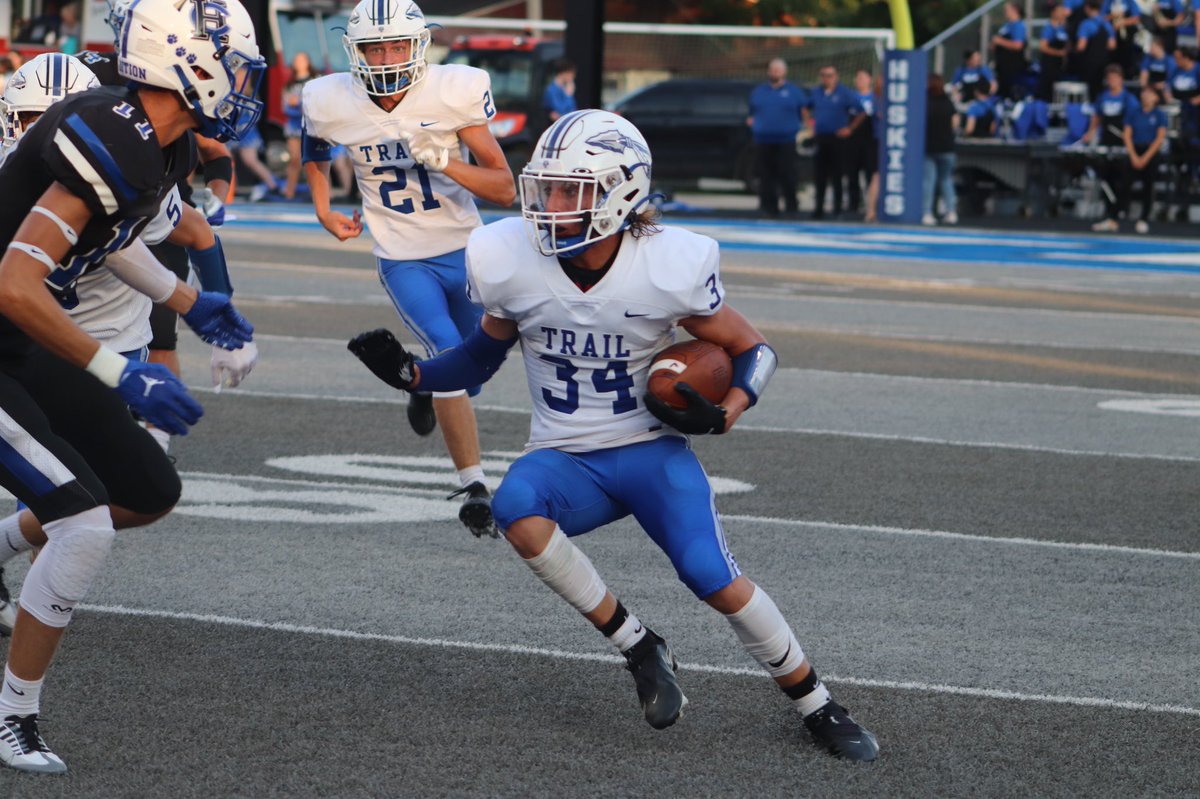 thetrailtribe2's tweet photo. Tough loss to the huskies tonight. Great effort by Koen Eagon (@Koen73939803) with 3 TD 😤
Keep working boys. https://t.co/v9Qj3q2cTO