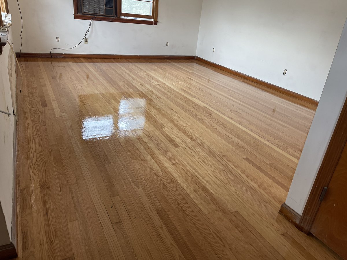 Floorandpaint's tweet photo. Beacon ny project sanding refinishing Redoak hardwood flooring natural color finish with oil based polyurethane https://t.co/eqWVM6gJKL