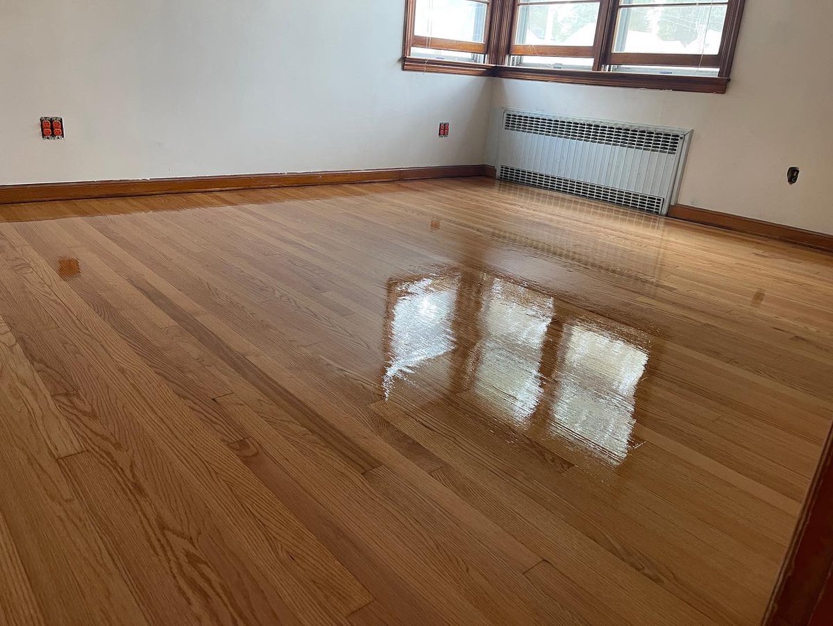 Floorandpaint's tweet photo. Beacon ny project sanding refinishing Redoak hardwood flooring natural color finish with oil based polyurethane https://t.co/eqWVM6gJKL