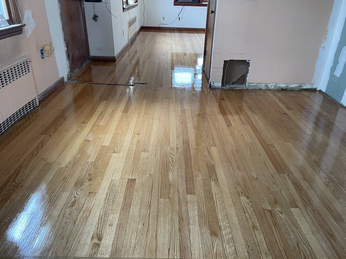 Floorandpaint's tweet photo. Beacon ny project sanding refinishing Redoak hardwood flooring natural color finish with oil based polyurethane https://t.co/eqWVM6gJKL