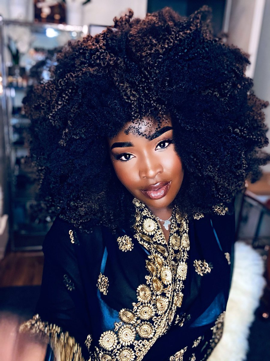 lovettejallow's tweet photo. @Juleschao I am a wig maker so i have twenty wigs in my closet for the days i want to switch it up 😊 https://t.co/heHKncMjFk
