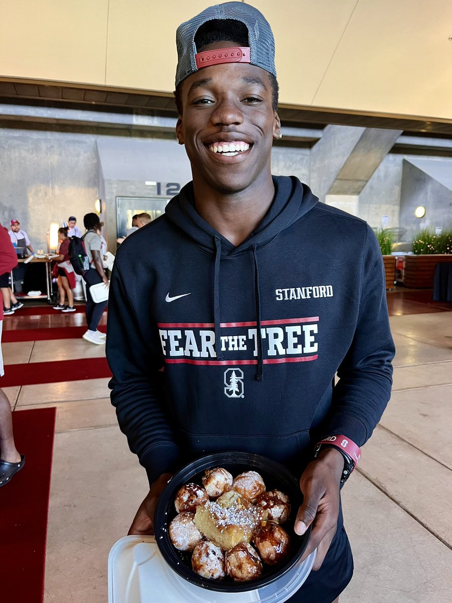maeubanks's tweet photo. Training camp dinner finale tonight. Thank you @Gchef703 and team for fueling, lifting and exciting our guys. Every. Day.

#StanfordFamily #FuelToWin https://t.co/JOrcVJet2g