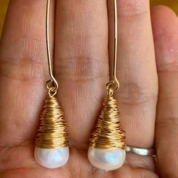 Verasplace1's tweet photo. So good I had to share! Check out all the items I'm loving on @Poshmarkapp #poshmark #fashion #style #shopmycloset #honora #handcrafted: https://t.co/vo4zpRJBnQ https://t.co/g0rAGOWElD