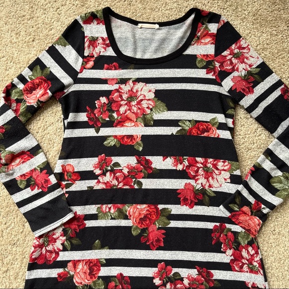 GreenEyedGirlPC's tweet photo. So good I had to share! Check out all the items I'm loving on @Poshmarkapp from @Assata786 @AddicatDesigns #poshmark #fashion #style #shopmycloset #handcrafted #boohoo #twentysecond: https://t.co/VawfQtC0DV https://t.co/0jYGfcDZ6v