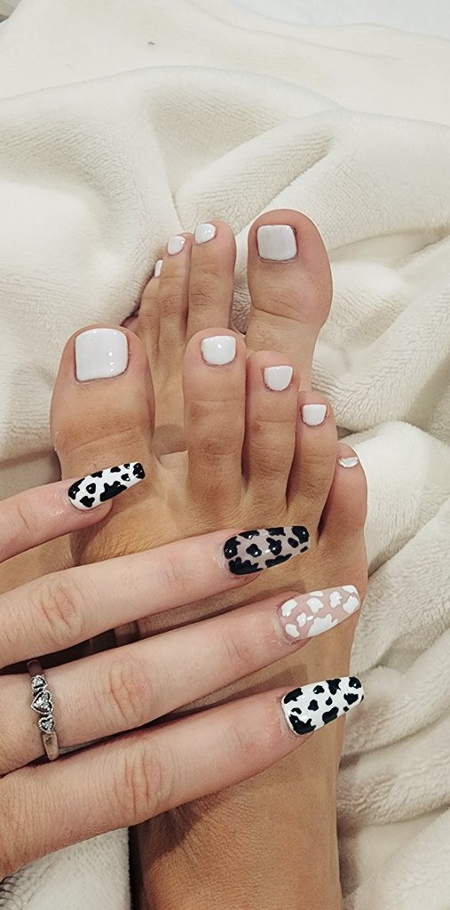 c_sunberry's tweet photo. Matchin🥰

#feetpics #feetworship #feet #nails #acrylics #footpics #soles #toes #feetpicsforsales #matchingset #feetgoddess https://t.co/FcaZm8QuHi