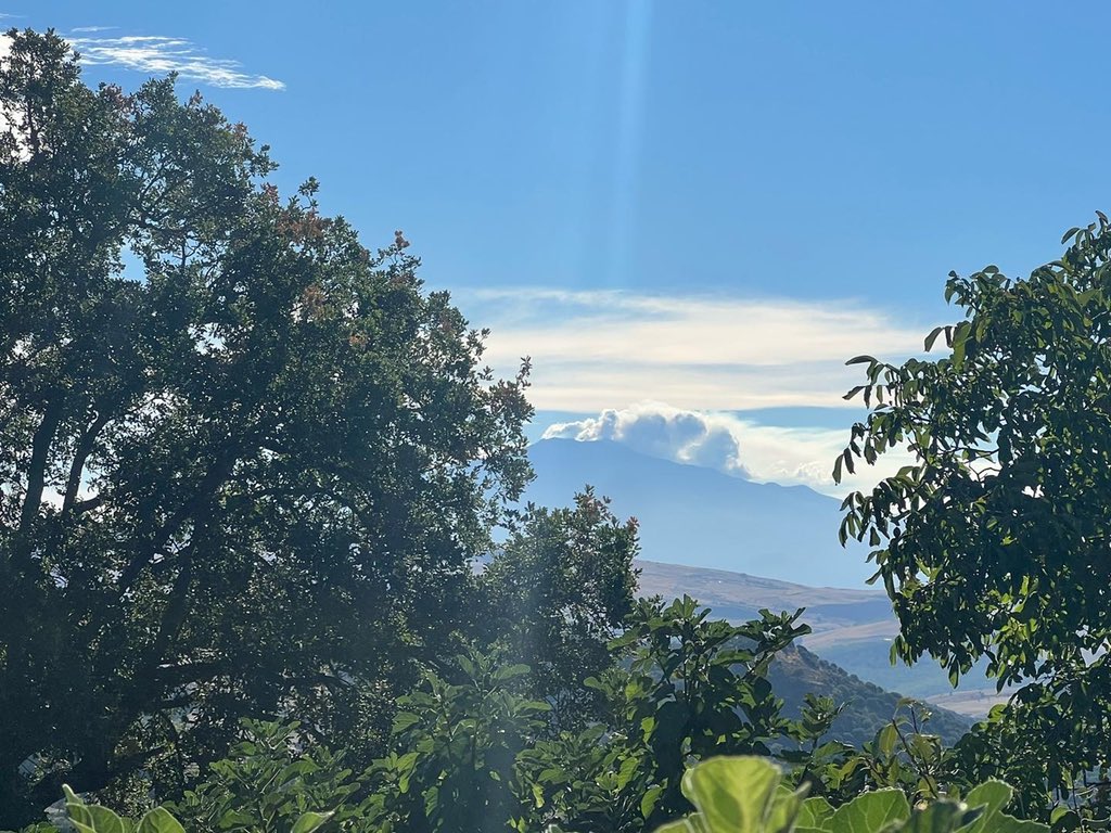 tonyatthetable's tweet photo. On clear days you can see #MountEtna from my cousins’ backyard. In a few of the pictures, you can see the largest #volcano in #Italy smoking. #Etna #Muntagna #Muncibbeddu #Mongibello https://t.co/2STJ7hw7cs