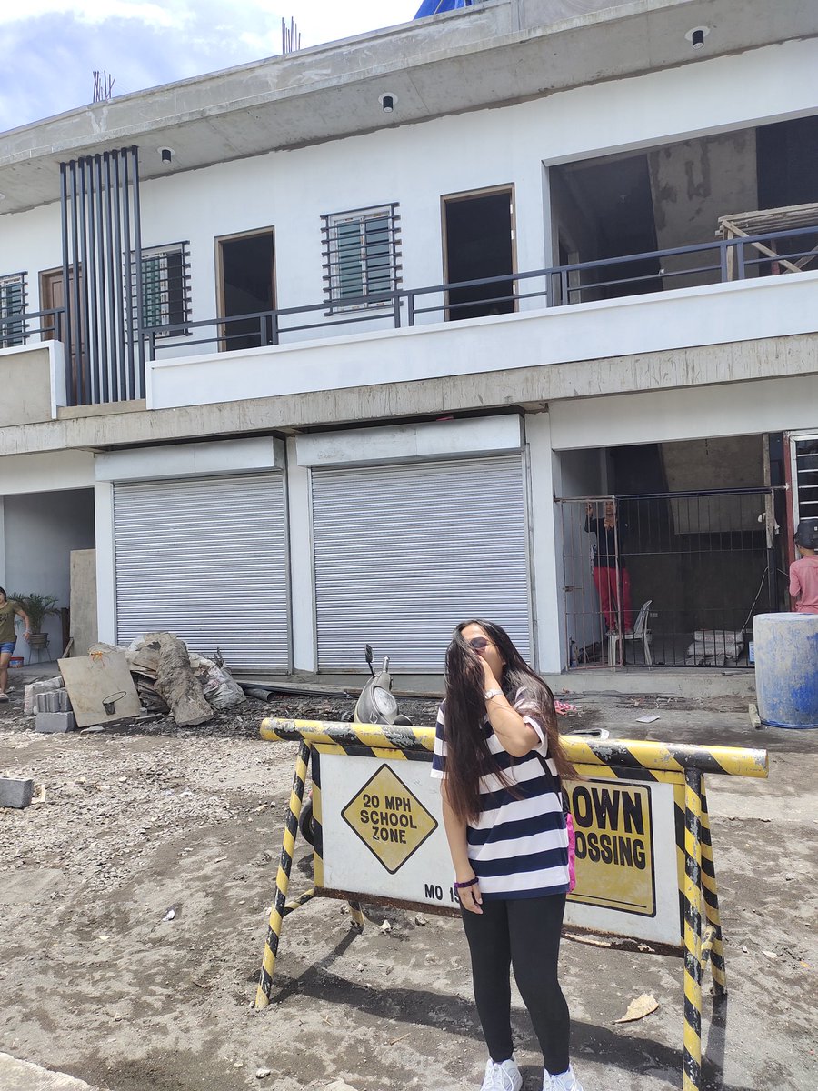 shxwity_ken's tweet photo. she just dreamed her own dream house, rn love you Stephanie more blessings to come #pushf2f https://t.co/sCodJFdhnE