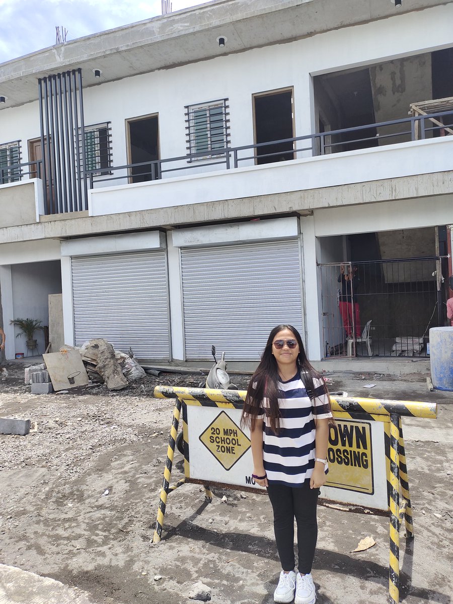shxwity_ken's tweet photo. she just dreamed her own dream house, rn love you Stephanie more blessings to come #pushf2f https://t.co/sCodJFdhnE