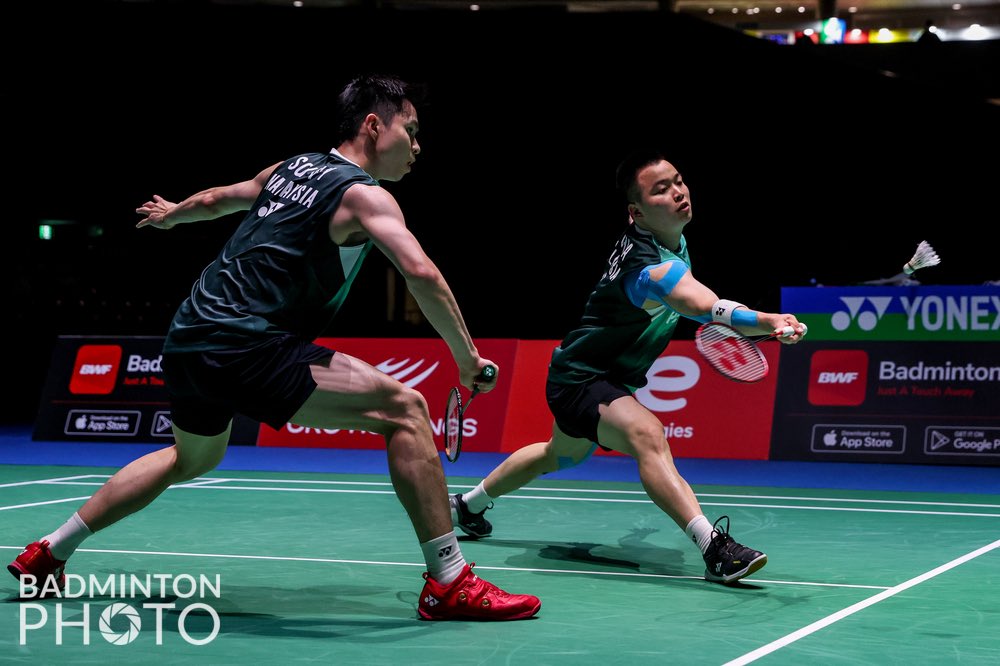 BA_Malaysia's tweet photo. RESULTS: #WorldChampionship2022 

SF

#MAS🇲🇾 Aaron Chia-Soh Wooi Yik(6) def. #IND🇮🇳 Satwiksairaj Rankireddy-Chirag Shetty(7) 20-22 21-18 21-16

📷 @badmintonphoto 

#DemiMalaysia
#BadmintonMalaysia https://t.co/8OF5VmH1Vf