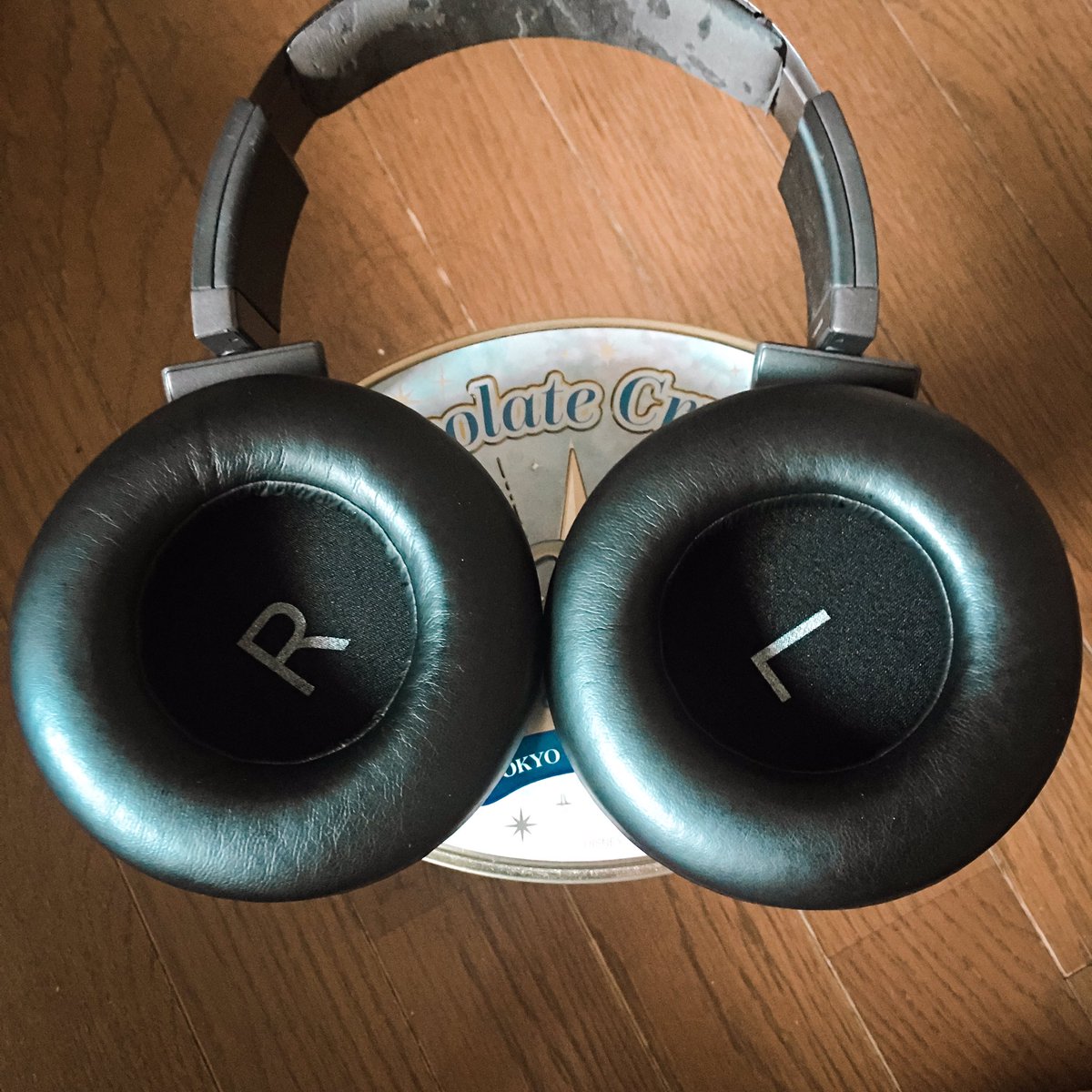 busso156's tweet photo. MNG...
K553mkIIイヤーパッドが着弾です😊
早速、K550から劣化したパッドを外し取付ました😃その後、久しぶりにDX300MAXで聴きました。装着感は相変わらず気持ちいいです。K550...DX300MAXで聴くととても良いです☺️
#AKG
#K550
#DX300MAX https://t.co/sF4VvAXvDw