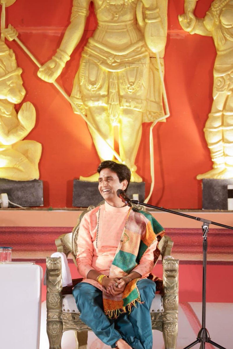 DrKumarVishwas's tweet photo. कोलकाता के खचाखच भरे नेताजी सुभाष स्टेडियम में “अपने अपने राम” का पहला दिन कल अद्भुत रोमांच व आनंद से भरा रहा। आप सब आज व कल भी पधारें ❤️🙏

Wardrobe: @JadeBlueFashion https://t.co/JNgUAdsyww
