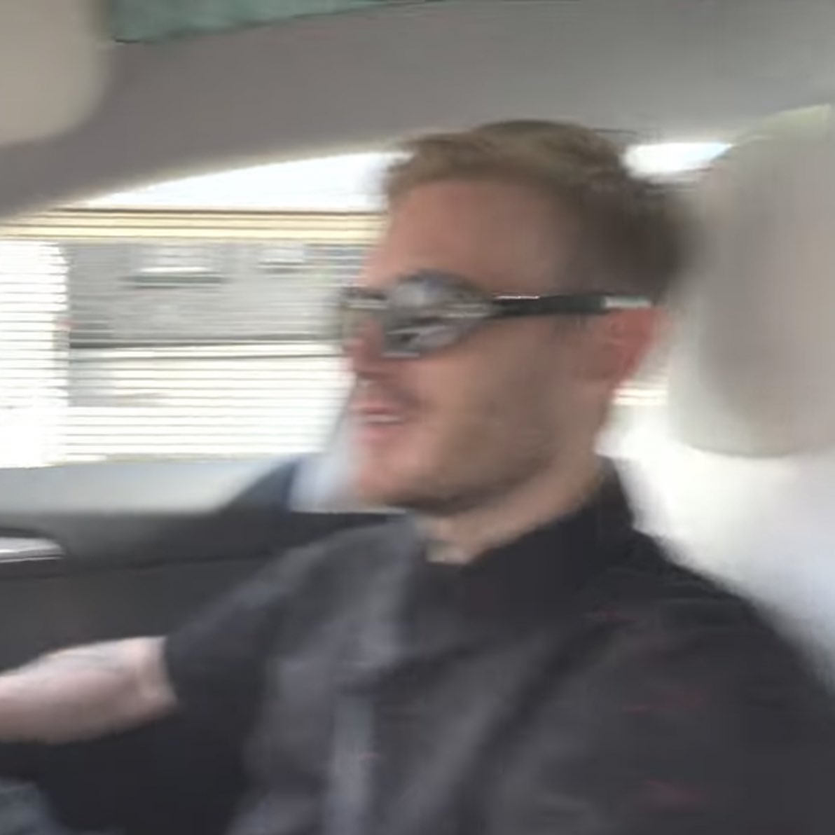 basedpewds's tweet photo. blurry pewds -☁️ https://t.co/o7hImMNGtP