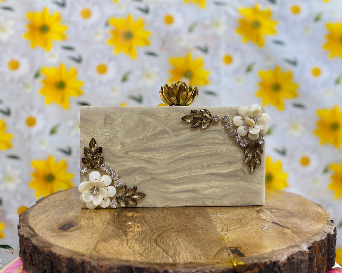 HSupplayer's tweet image. Handicraft item from India and hand made. money kitt.