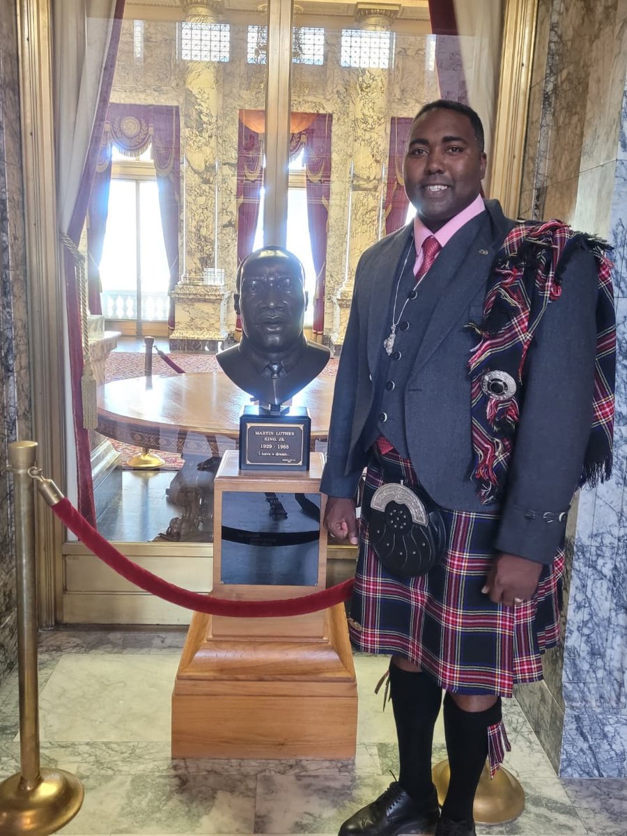 HeadquarterHer's tweet photo. HRH celebrated his birthday this week with the Royal Family. They dinned at a local Irish Pub and toured the Washington State Capitol. HRH wore the Black Steward Tartan for the day. https://t.co/OSQs1X3C6d