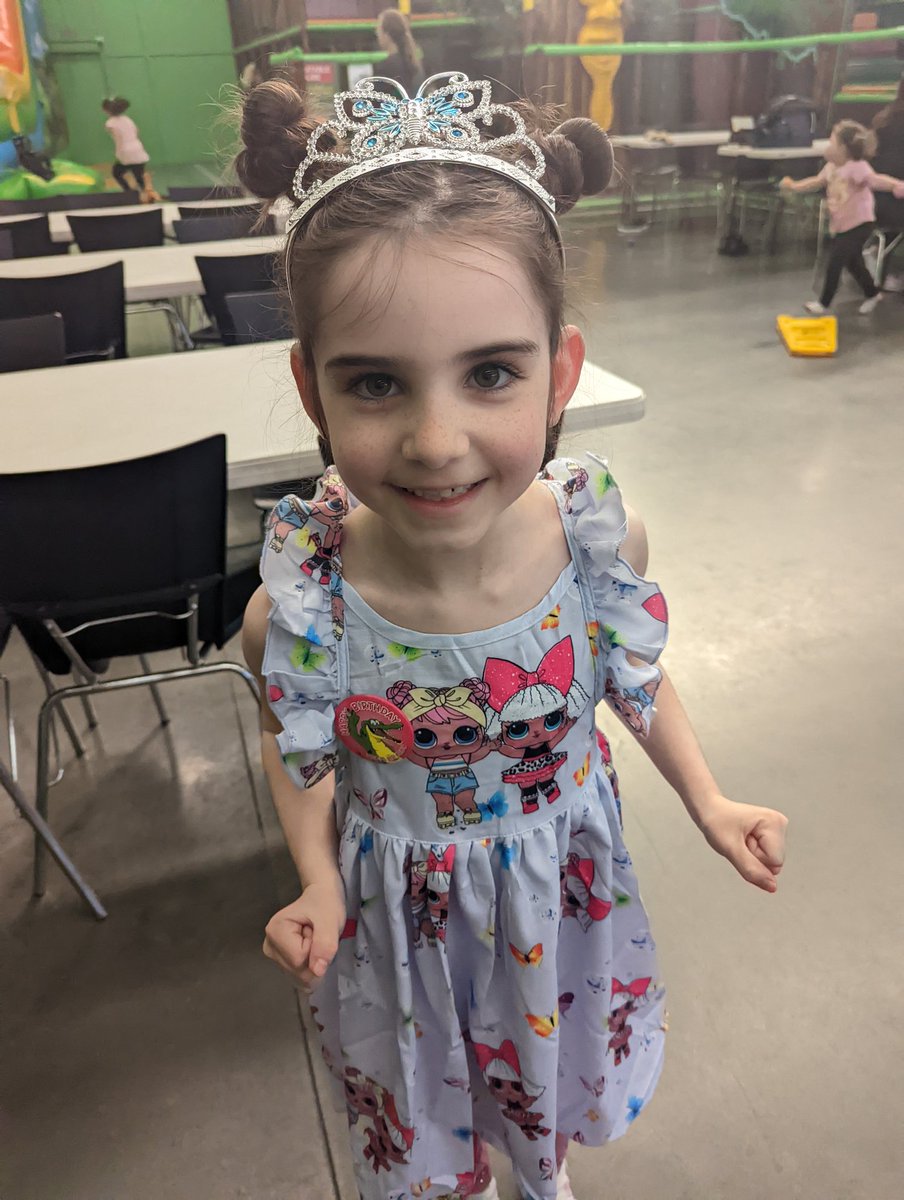 algorithmsayshi's tweet photo. My excited little big almost 7 year old 😭❤️ #BirthdayParty #AlmostSeven https://t.co/v6Jt9e3cYv