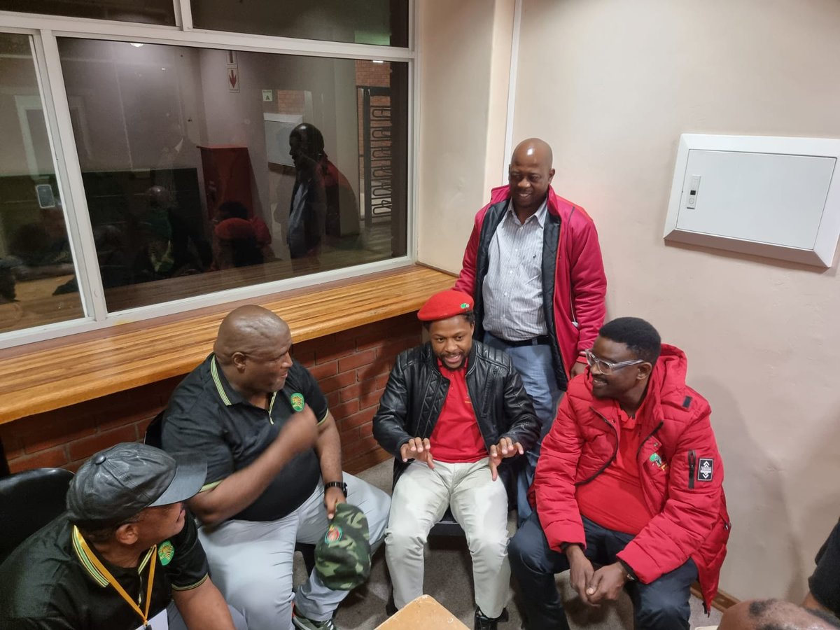 EFF_Limpopo's tweet photo. 📍Polokwane
EFF Limpopo Convenor Cmsr @MbuyiseniNdlozi giving message of support at the Pan Africanist Congress of Azania (PAC) National Elective Conference at Ngoako Ramahlodi Sports Complex in Seshego, Polokwane last night. #PACConference https://t.co/RD3LVeLDu5