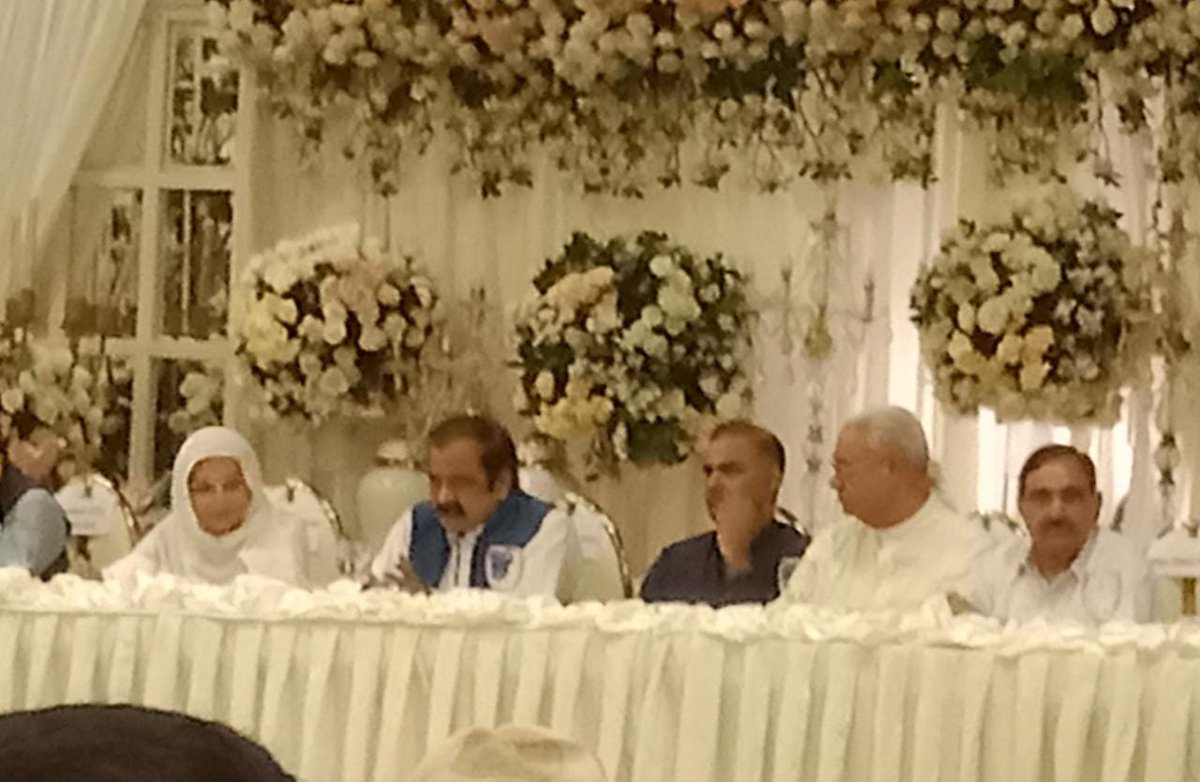 Tanveermullapo2's tweet photo. مبارک ہو فیصل آباد والوں آج رانا ثنا اللہ صاحب نے اپنی پوری ٹیم کے ساتھ عابد شیر علی کی بھرپور حمایت کا اعلان کر دیا عابد شیر علی صاحب بھی تقریب میں موجود ہیں.ٹیم RSK اور ورکرز سب مل کر  فرقہ عمرانیہ کا مقابلہ کریں گے ۔ان شاءاللہ https://t.co/kMEqcmZmvx