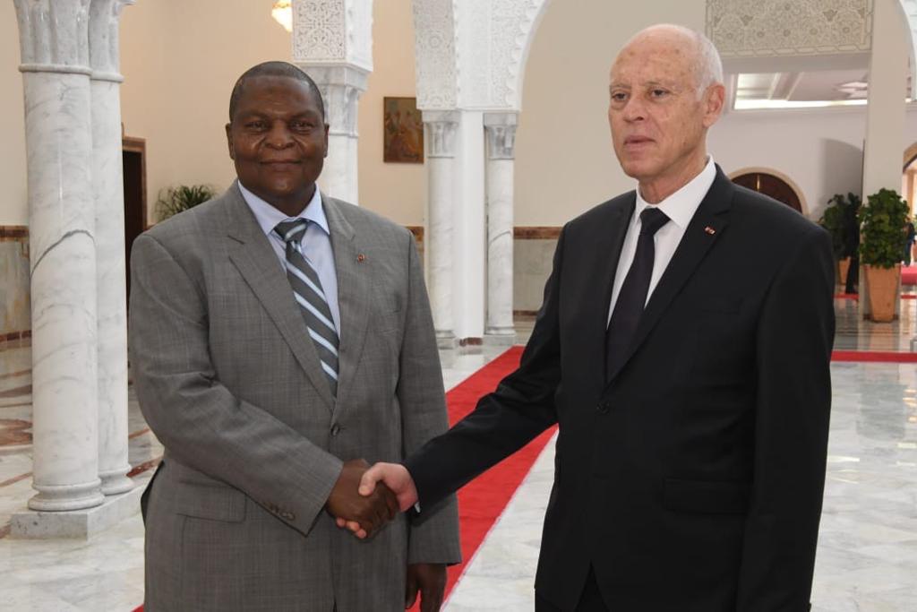 FA_Touadera's tweet photo. Je viens d'arriver à #Tunis pour prendre part du 27 au 28 août au sommet de la #TICAD 8.
Cette occasion me permettra de discuter des questions du #développement du continent avec mes pairs africains. 

Le #Japon et l'#Afrique ont des liens historiques de #coopération et d'amitié. https://t.co/JOHv1AQ25A
