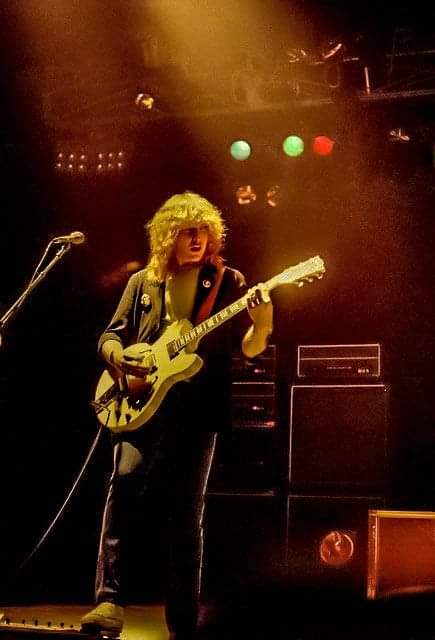 Happy Birthday Alex Lifeson! 
Auguri! 