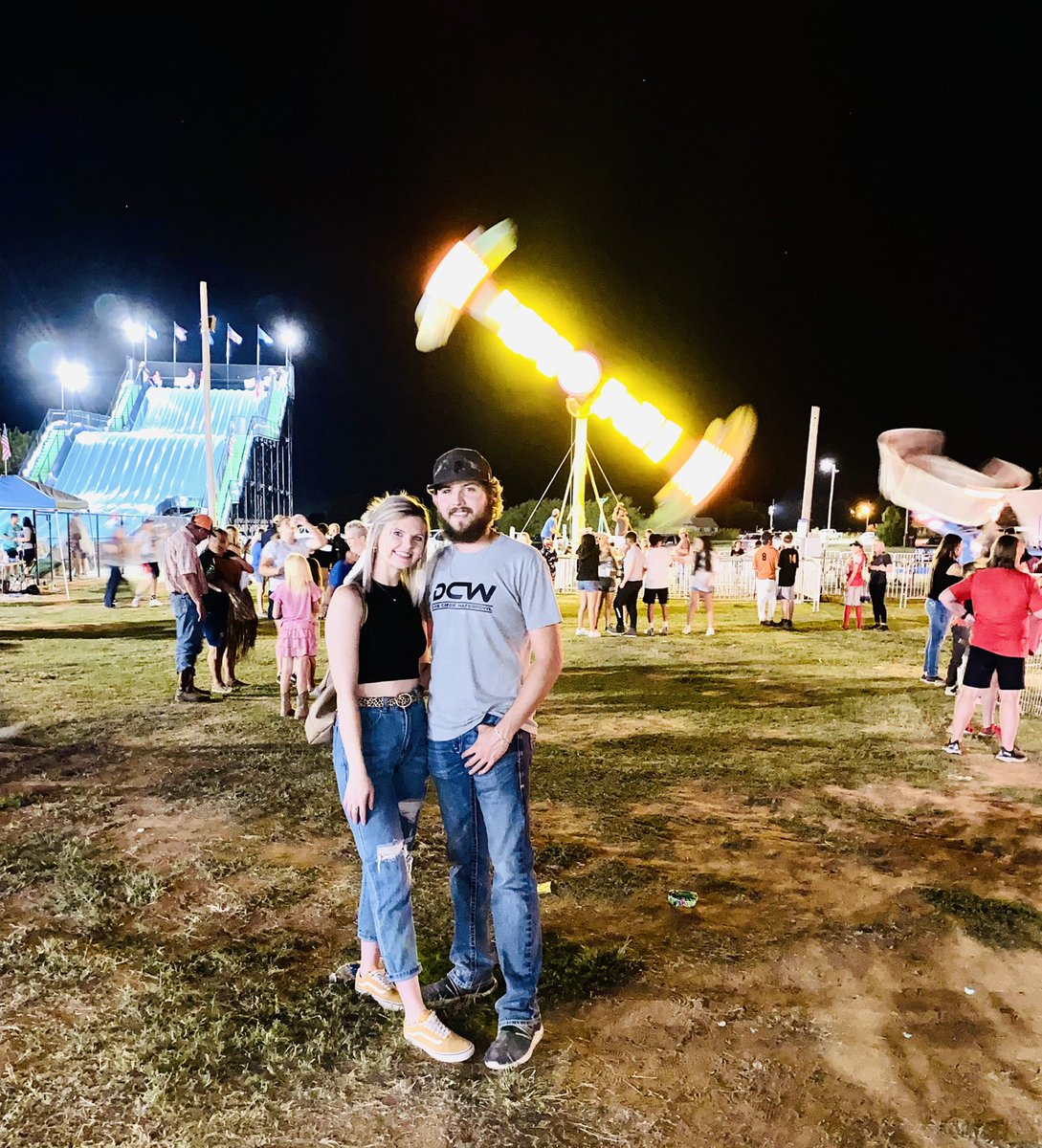 Taylor_Dungan's tweet photo. Enjoy the ride 🎡🎟🤍 https://t.co/fa5wClhM4j