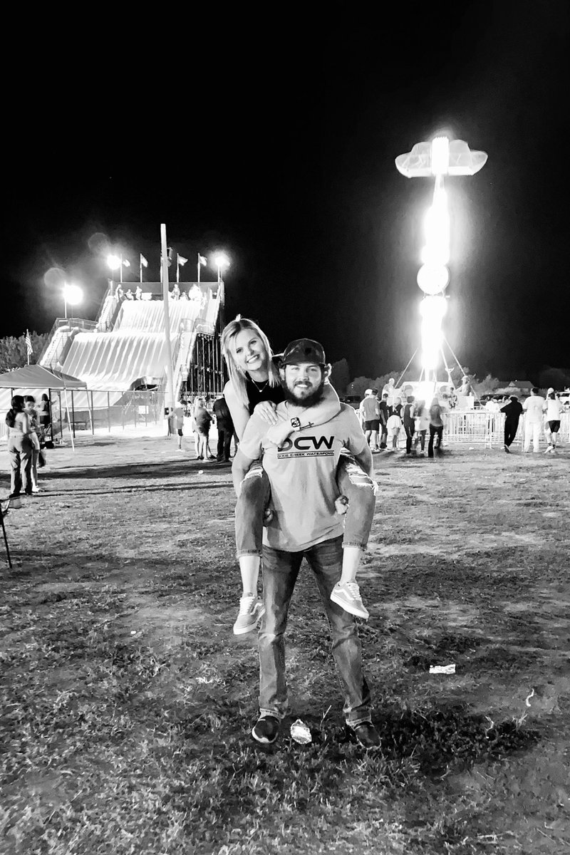 Taylor_Dungan's tweet photo. Enjoy the ride 🎡🎟🤍 https://t.co/fa5wClhM4j