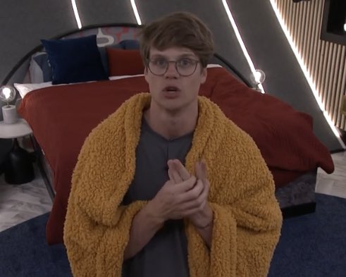maximusmom13's tweet photo. Why is the racist gaslighting us rn? #BB24 https://t.co/sypcmUUhhV