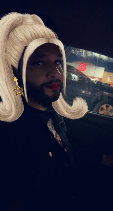 Happy bday sexy 😍😭😭😂😂 https://t.co/2B3PRV3bue