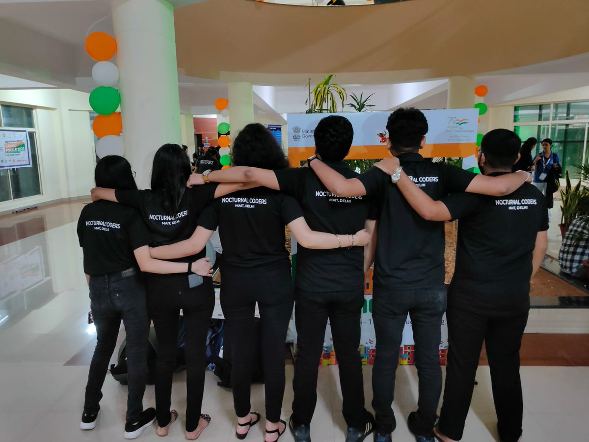 MahakRaju's tweet photo. Finally all the hardwork paid off👩‍💻🤩
We have won the Smart India Hackathon‼️😍😍🥳🥳

Yayy nocturnal coders! @Apoorvdwi
@ankitgoel_25 @DishaBhardwaj18 @prakhar_2206 🥳✌

#SIH2022 #hackathon #Winners https://t.co/fYg0YKCLQd