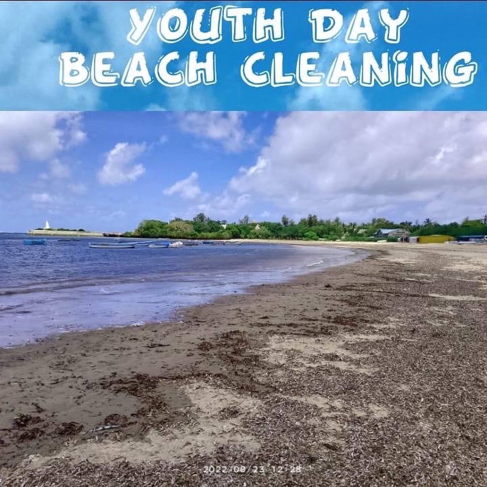 elfafrica1's tweet photo. In Kilifi, our Tunaweza team has mobilized more young women and men to clean up the beach.
Together with our @youthdayofservice partners @leapafrica @dow_official we cheer these teams on as they change their communities an inch at a time
#YDOS2022 #Youthday2022 #ELFat10 https://t.co/nr349QQ6Kn