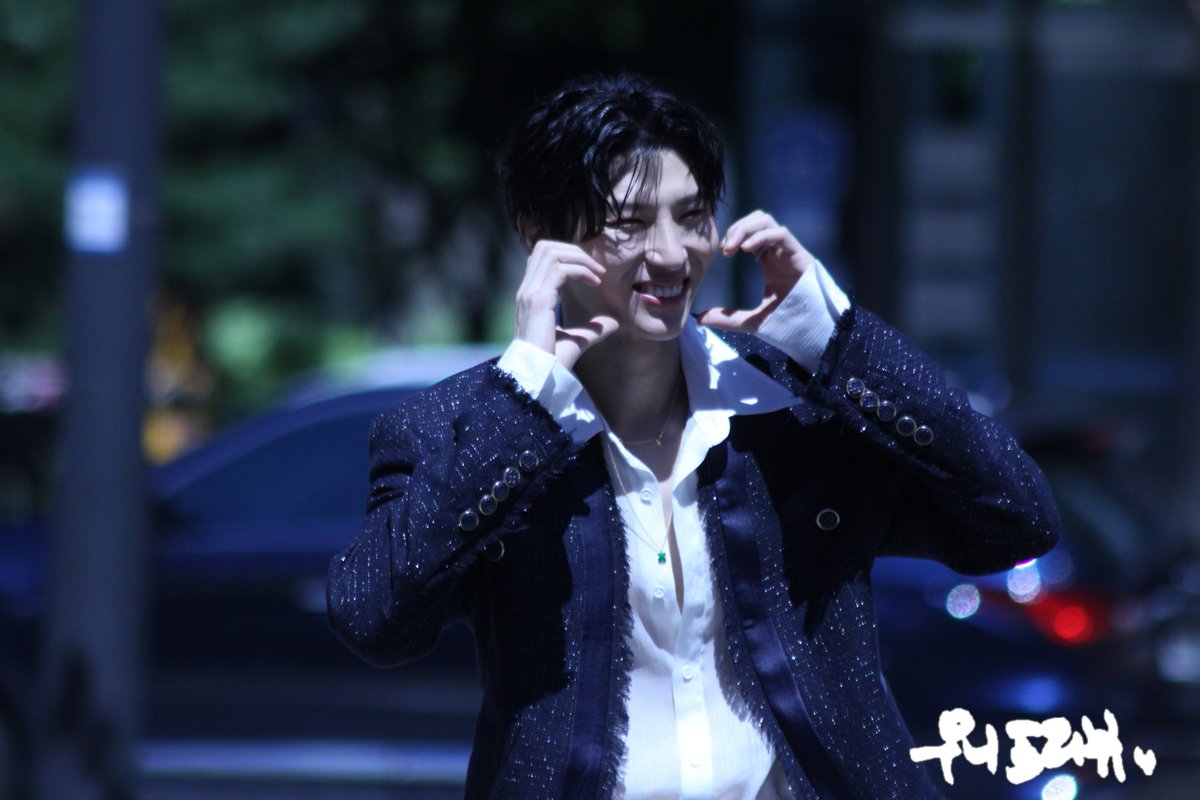 RADIANT_VIXXLEO's tweet photo. 220827 음중 미팬 preview 

❤️ 볼하뜨하뜨 ❤️
#LEO #레오 #택운 #정택운 #Losing_Game https://t.co/4j4JOvJbWm