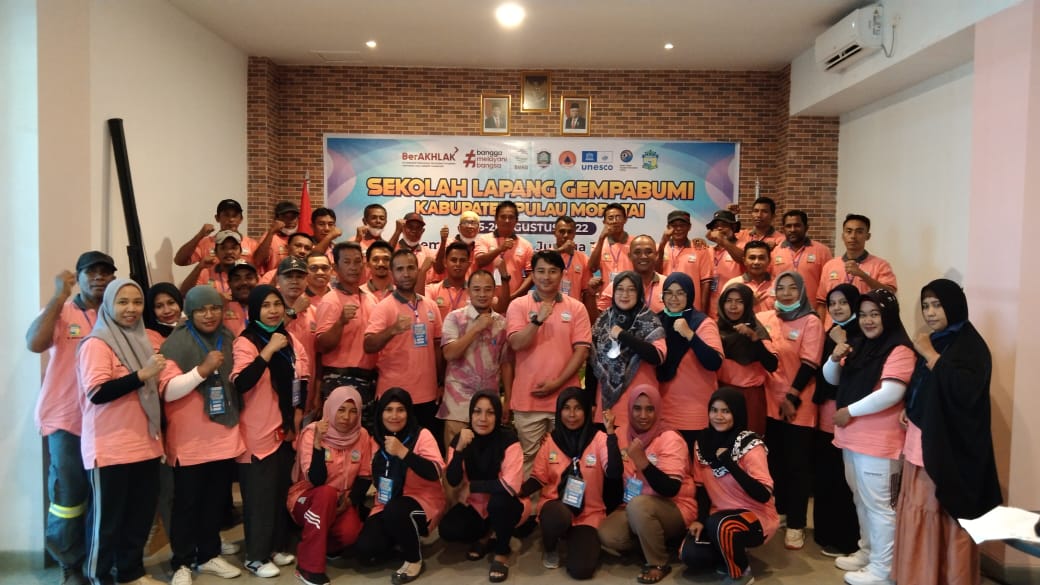 andrijay85's tweet photo. Earthquake Field School at Morotai 2022; with Local Goverment and peoples of Juanga District. https://t.co/q4FkV7OG8u