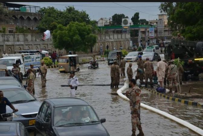 EmmaDaily_1's tweet photo. In recent flood Pak army arranged many medical and relief camp to rescue the people from disaster..!!

#PakArmy_RescuingNation
#PakArmyRescueEfforts https://t.co/0uUG2OsDpn