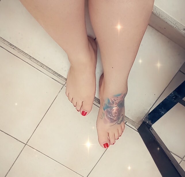 XBaruqui's tweet photo. 💖
#gorditosybonitos #feetfinder #feetpicsforsales #piesdemujer  #piesmexico #pies #patas #feetfethish #feetworship #feetlove #TalkThatTalk #goodnight
#goodmorning #GoodGirls #FIFA23 #FelizViernesATodos #FelizSabadoATodos https://t.co/HjPKqHN3KQ