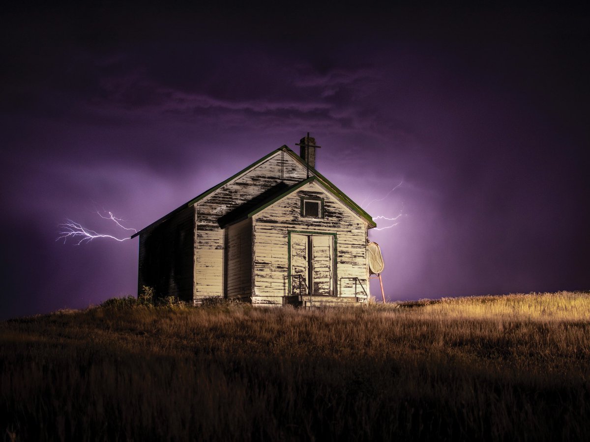 LostInSk's tweet photo. Beautiful lightning show south of Cadillac and the church was a perfect foreground! #saskatchewan #canada #skstorm August 26 https://t.co/zYVA9W1R38