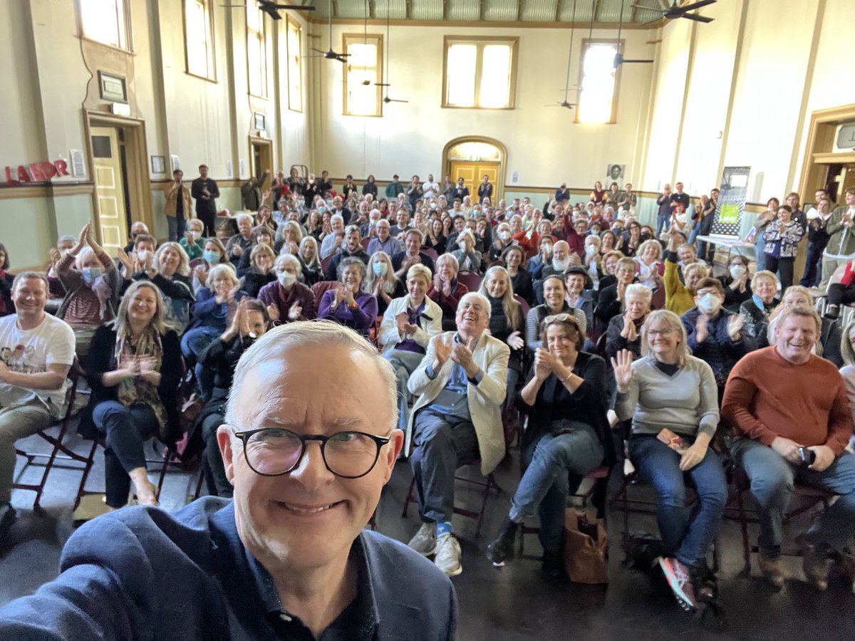 AlboMP's tweet photo. Great to welcome new members to ⁦@AustralianLabor⁩ at Leichhardt Town Hall this afternoon #TrueBelievers https://t.co/VjtijmyxdN