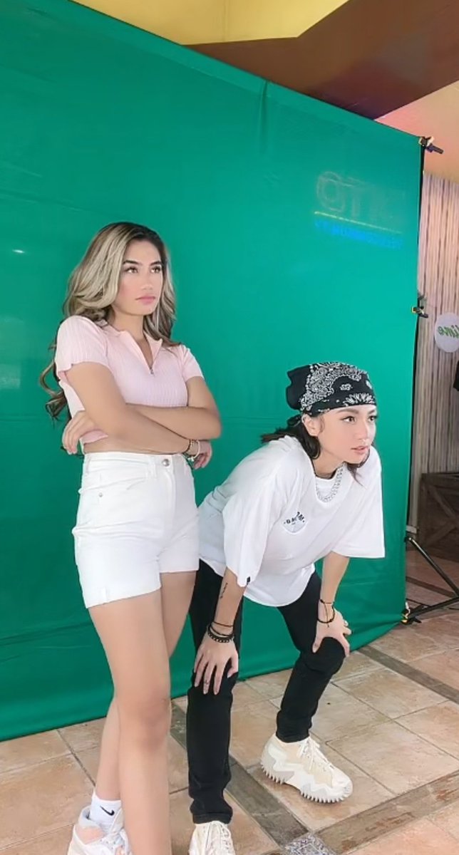 lalalimario's tweet photo. EXPENSIVE COUPLE SHEEESHHH ANG GAGANDA NYO SOBRAAAA 😩 APAKAN NYO KO PLSSSS @shinayahdc @AngelicaGegante https://t.co/BNjnlCZWvC