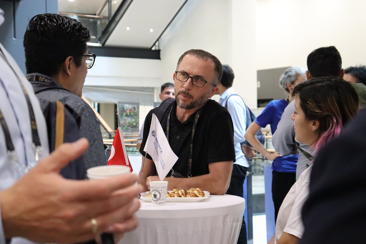 salamandermeet's tweet photo. To improve research, it was very important for scientists who met for the first time after the pandemic to talk to each other and share a wide range of tools, methods, and ideas. https://t.co/PQc1f7PslE