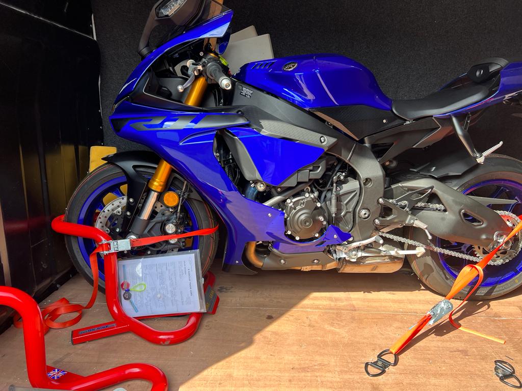 MoveMyBike's tweet photo. Some of the bikes that we've moved recently! 

#kawasaki #R1 #mt01 #virago #movemybike #motorcycletransport https://t.co/lKU0z252XH