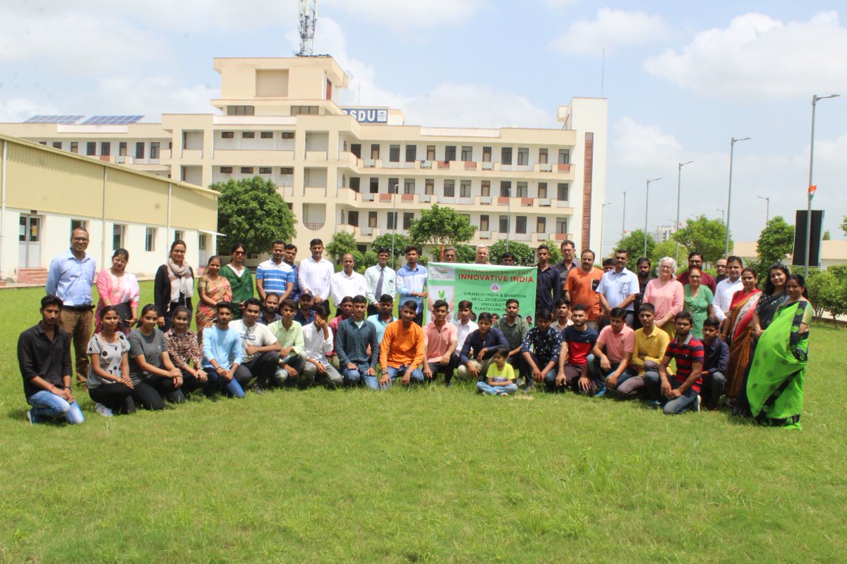 BsduOfficial's tweet photo. One Student 👨‍🎓👩‍🎓 One Tree🌲 
Glimpses from the Tree Plantation Drive at Bhartiya Skill Development University #jaipur
#CleanGreenBSDU #BSDUSkill #GoGreen #OneStudentOneTree
@EduMinOfIndia @YASMinistry @dpradhanbjp https://t.co/HpTUqDMy4V