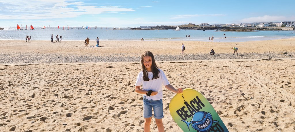 ladydignam's tweet photo. Ella had a fantastic holiday in Anglesey @MrsWilliamsSM https://t.co/JWQMNNpAur