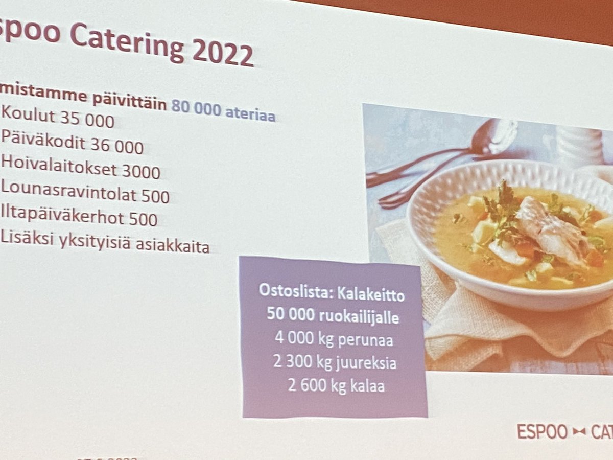 Koti ja koulu -aamussa <a href="/espoocatering/">Espoo Catering Oy</a> kertoo kiinnostavasti kouluruoasta. Mannapuuro ja kalapuikot yhä top 10:ssä. 50000 ruokailijan kalakeittoon menee 4000 kg perunaa, 2300 kg juureksia, 2600 kg kalaa. Terveisiä kotoa: molemmat lapset sanoo usein, että oli hyvää ruokaa! Kiitos!