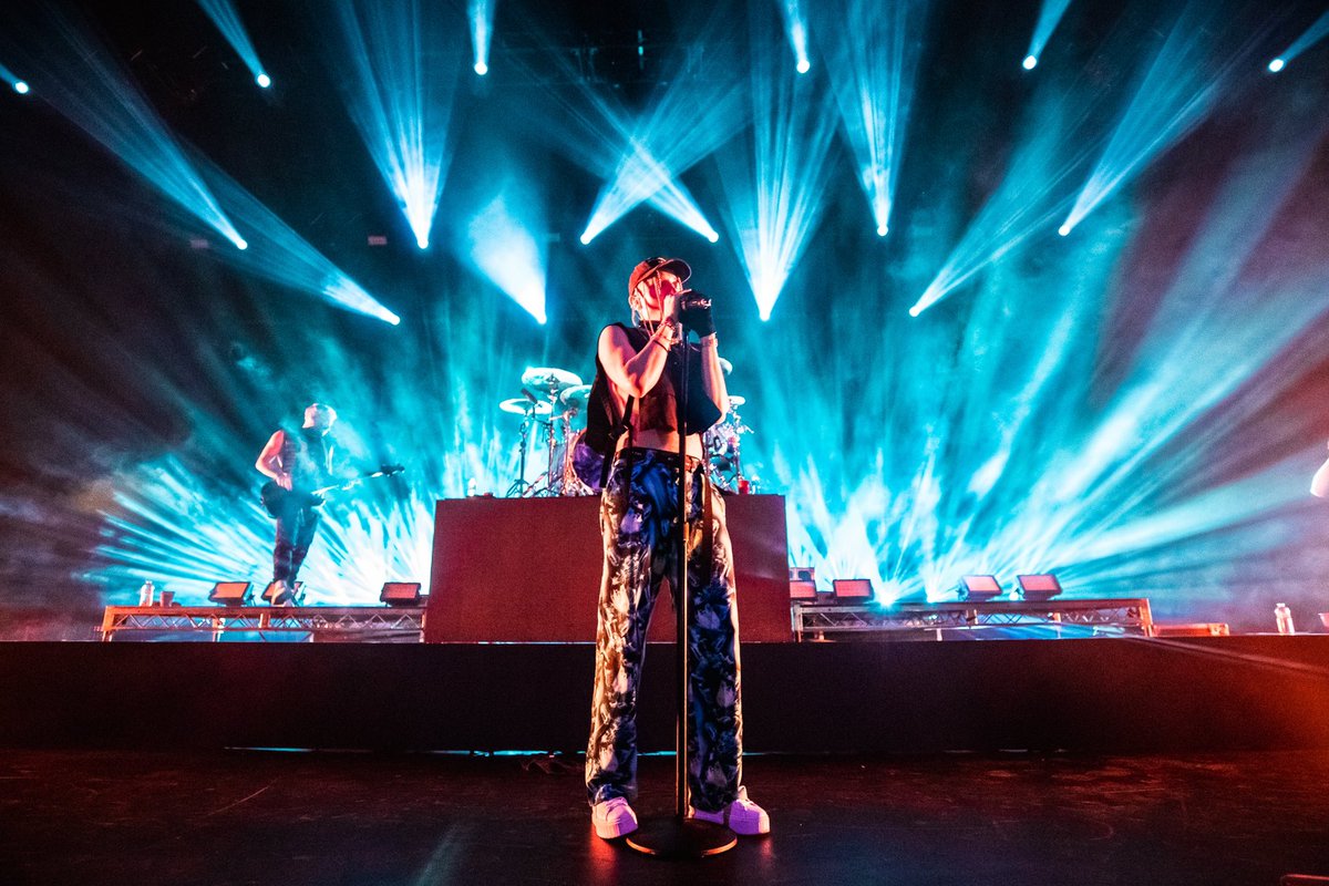 Saving the best for last! 💥👊Thank you <a href="/ChaseAtlantic/">CHASE ATLANTIC</a> for a wild night closing out your #ColdNightsTour with us at #YouTubeTheater with <a href="/LeahKateMusic/">Leah Kate</a> and <a href="/itsxaviermayne/">XAVIER MAYNE</a>!