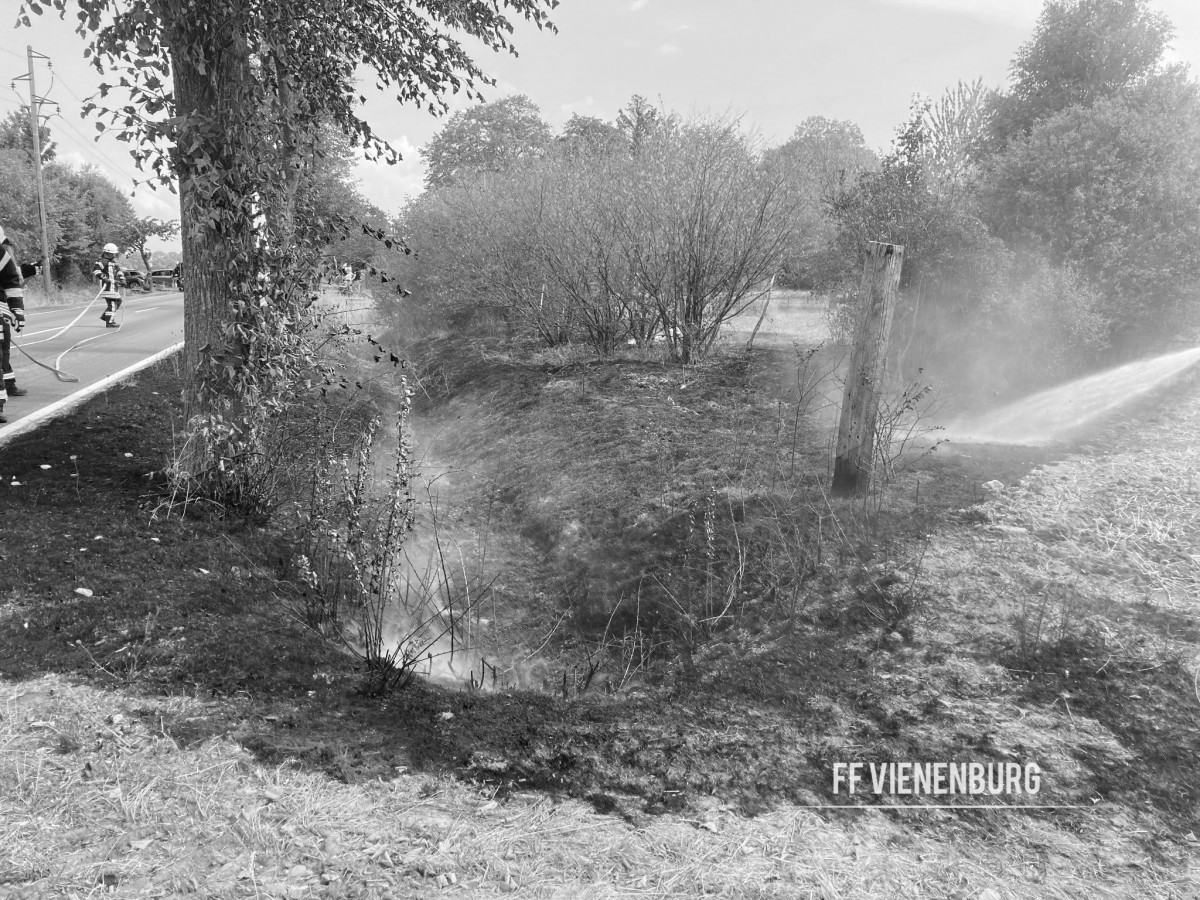 #Flächenbrand 

Beitragslink: is.gd/IwdCP0

#Brandeinsatz #Aktuelles #Einsätze