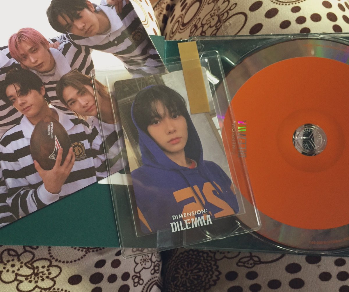 y4niecartz's tweet photo. ⟢ ꒰ #yani_mailz ꒱ 

--- from : @sunghoonprinc3 °﹆ 

      Hello po!! The pc arrived na eueueueu, thank you for packing it safely and for letting me adopt Hee hoodie, will surely take care of him. I didn’t expect na may pa free album pa, thank you po! ♡ https://t.co/eARCJvrbWf