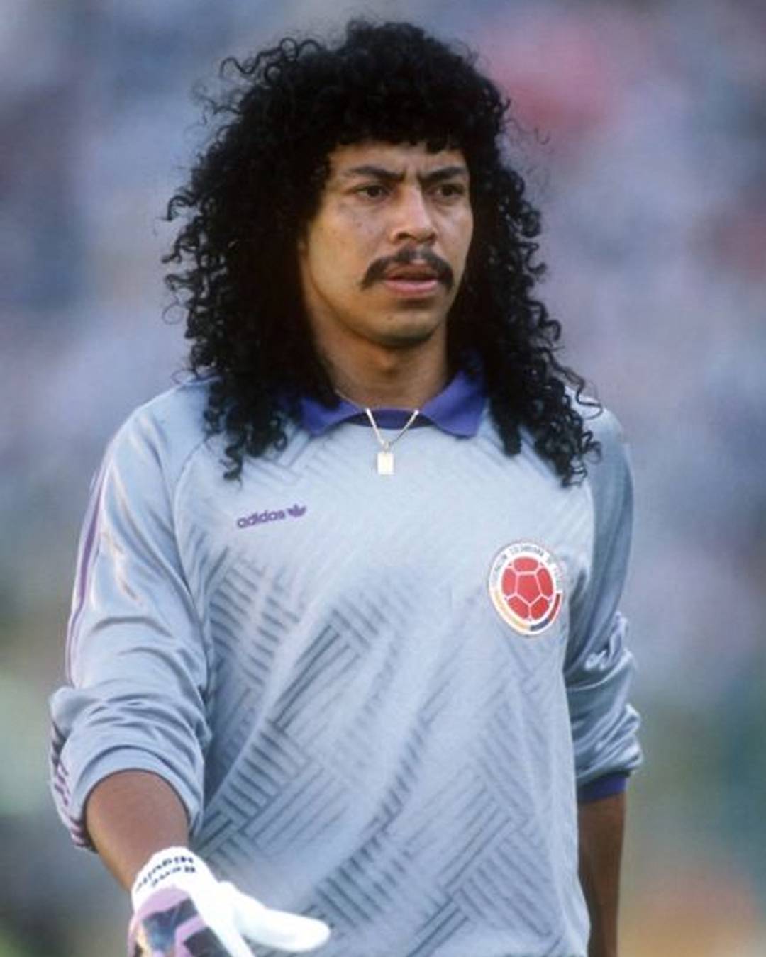 Happy birthday to the legendary  goalkeeper, Jose René Higuita, who turns 5  6     